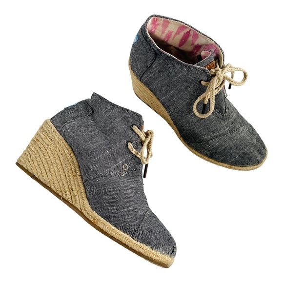 TOMS Chambray Desert Wedge Lace Up Booties - Picture 8 of 14